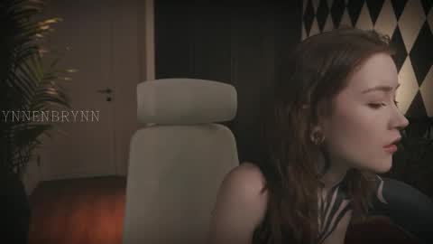 Snapshot of ynnenbrynn chatting on February 14, 2025, 4:47 am ynnenbrynn online show from February 14, 2025, 4:47 am