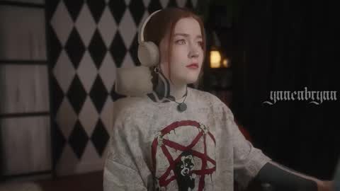 Snapshot of ynnenbrynn chatting on October 10, 2025, 7:18 am ynnenbrynn online show from October 10, 2025, 7:18 am