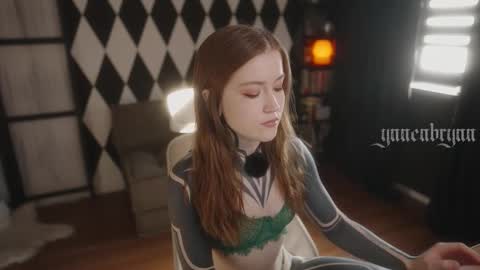 Snapshot of ynnenbrynn chatting on October 13, 2025, 7:41 am ynnenbrynn online show from October 13, 2025, 7:41 am