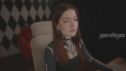 ynnenbrynn online show from December 15, 2025, 7:23 am