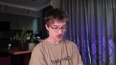 Snapshot of yoga_pizza_420 chatting on May 11, 2026, 3:34 am Max online show from May 11, 2026, 3:34 am