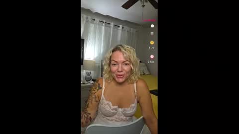 Yogiblondebangme online show from October 8, 2025, 1:14 am