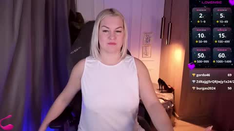 Snapshot of yolanda_kiss chatting on March 1, 2025, 11:15 pm Yolanda online show from March 1, 2025, 11:15 pm