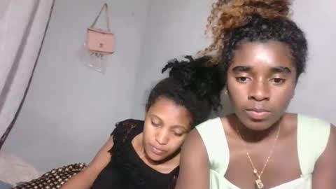 Snapshot of yolandrina05 chatting on October 3, 2025, 10:12 am yolandrina05 online show from October 3, 2025, 10:12 am