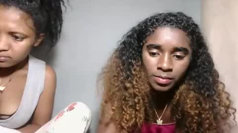 Snapshot of yolandrina05 chatting on October 6, 2025, 6:44 am yolandrina05 online show from October 6, 2025, 6:44 am