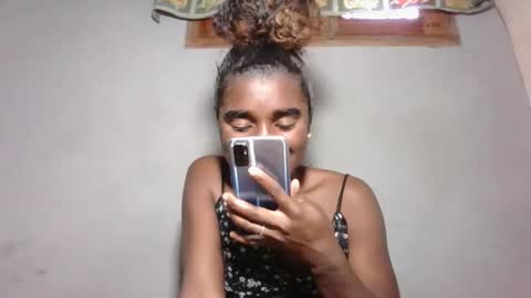 Snapshot of yolandrina05 chatting on October 29, 2025, 8:49 am yolandrina05 online show from October 29, 2025, 8:49 am