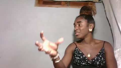 Snapshot of yolandrina05 chatting on October 29, 2025, 8:54 pm yolandrina05 online show from October 29, 2025, 8:54 pm