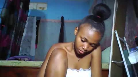 Snapshot of yolandrina05 chatting on November 28, 2025, 1:58 pm yolandrina05 online show from November 28, 2025, 1:58 pm