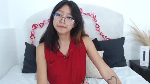 Snapshot of yommi_winx chatting on February 14, 2025, 1:34 am Yommi Winx online show from February 14, 2025, 1:34 am