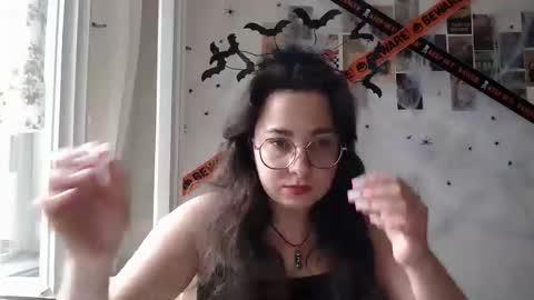 Aurora online show from September 17, 2025, 10:28 am