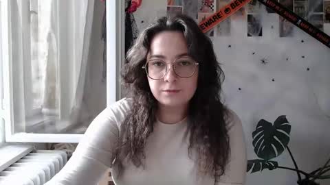 Aurora online show from September 28, 2025, 2:00 pm