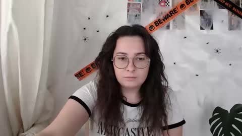 Aurora online show from September 29, 2025, 2:11 pm