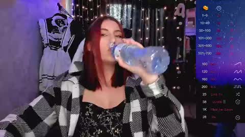 Snapshot of you_lika chatting on March 10, 2025, 9:53 am Lika online show from March 10, 2025, 9:53 am