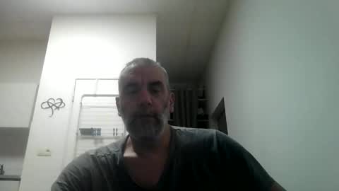 Snapshot of youdeservit chatting on March 11, 2026, 9:32 pm CrayZio online show from March 11, 2026, 9:32 pm