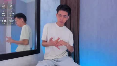 Snapshot of youn_rider chatting on April 24, 2026, 8:22 pm NICOLS online show from April 24, 2026, 8:22 pm