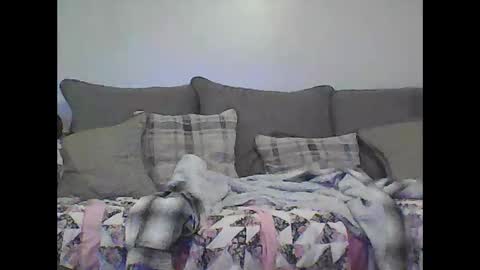 kindahorny online show from November 11, 2025, 6:24 am