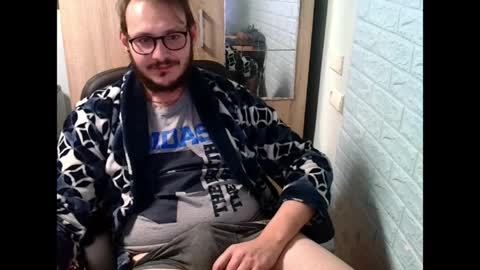 A... online show from April 7, 2026, 8:42 pm