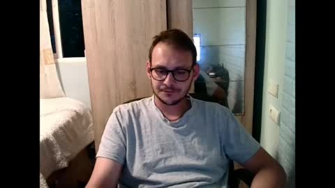 Snapshot of younromki chatting on May 12, 2026, 7:00 pm A... online show from May 12, 2026, 7:00 pm