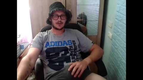 Snapshot of younromki chatting on June 1, 2026, 11:23 am A... online show from June 1, 2026, 11:23 am