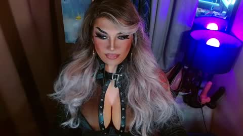 Snapshot of your1truequeen chatting on June 5, 2026, 8:20 am QUEEN MADISON online show from June 5, 2026, 8:20 am