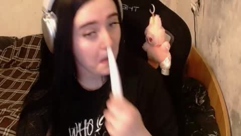 your_8a8y online show from September 15, 2025, 2:28 pm