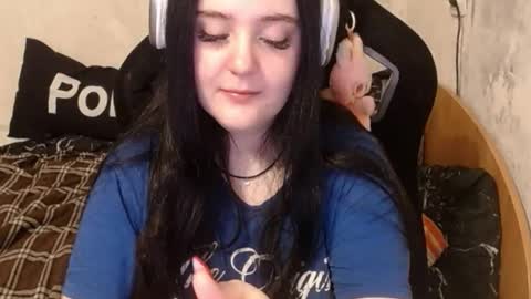 your_8a8y online show from November 5, 2025, 4:01 am