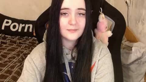 your_8a8y online show from November 12, 2025, 12:16 pm