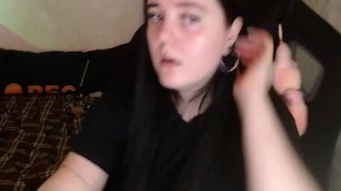 your_8a8y online show from December 5, 2025, 8:34 am