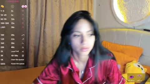 mia3 online show from May 5, 2026, 3:25 am