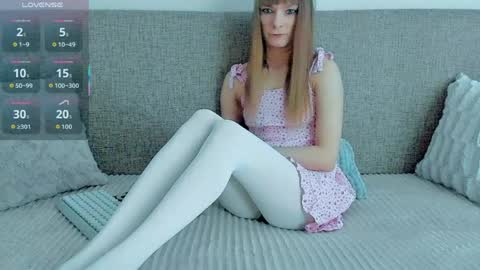 Lily online show from April 7, 2026, 4:35 am