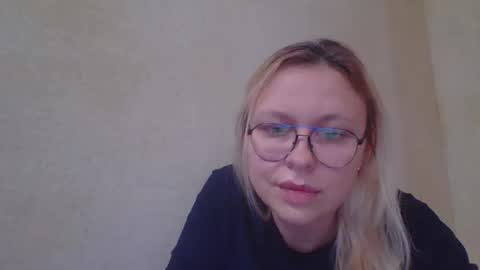 Snapshot of your_catx chatting on December 18, 2025, 8:26 pm your_catx online show from December 18, 2025, 8:26 pm