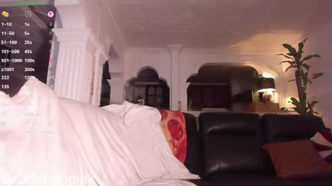 Snapshot of your_dreaamgirlx chatting on July 5, 2026, 9:22 pm Isabella online show from July 5, 2026, 9:22 pm