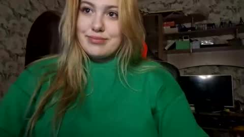 Erica online show from December 22, 2024, 4:48 pm