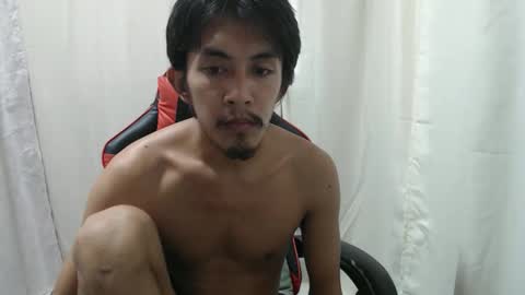 your_guy111 online show from May 18, 2026, 11:43 pm