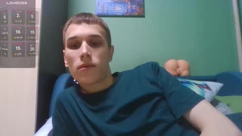 Snapshot of your_honeyy chatting on December 14, 2025, 1:49 pm Mark online show from December 14, 2025, 1:49 pm