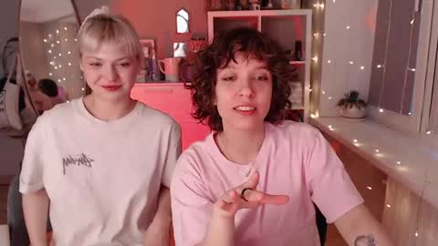 Alex and Kris long hair online show from April 7, 2026, 5:13 pm