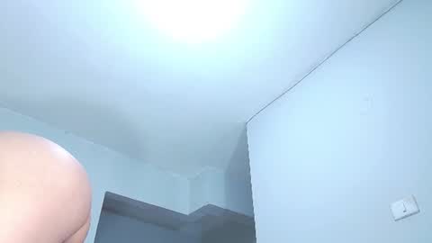 Snapshot of your_latin_girl chatting on June 18, 2026, 4:02 am your_latin_girl online show from June 18, 2026, 4:02 am