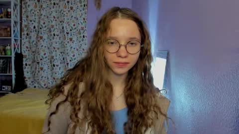 Leslie online show from September 23, 2025, 11:19 pm