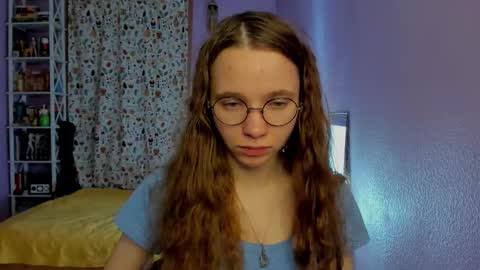 Leslie online show from November 3, 2025, 1:40 am