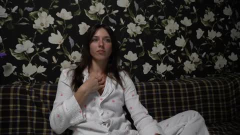 Snapshot of your_little_flexible_girl chatting on December 22, 2024, 9:20 pm Meri online show from December 22, 2024, 9:20 pm