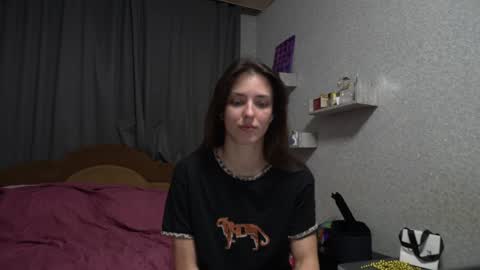 Snapshot of your_little_flexible_girl chatting on January 25, 2025, 9:35 pm Meri online show from January 25, 2025, 9:35 pm