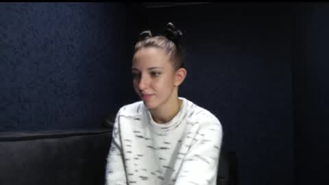 Snapshot of your_little_flexible_girl chatting on November 14, 2025, 9:46 pm Meri online show from November 14, 2025, 9:46 pm