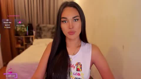 Miss Larah online show from April 2, 2026, 1:03 am