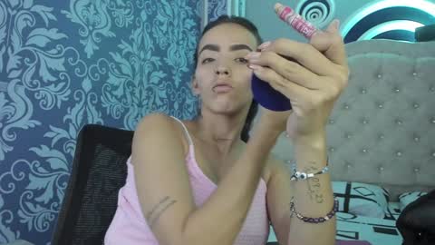 Snapshot of your_perverse_whore chatting on January 10, 2025, 7:54 pm Salome online show from January 10, 2025, 7:54 pm