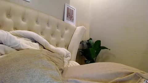 Lena online show from February 9, 2026, 6:17 am