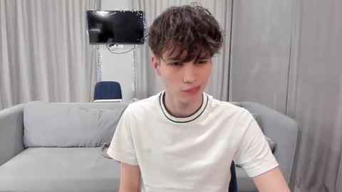 your_shy_guy online show from January 4, 2025, 5:47 pm