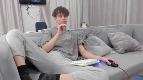 your_shy_guy online show from February 20, 2025, 6:57 pm