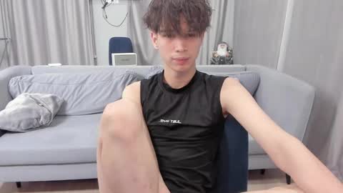 your_shy_guy online show from February 21, 2025, 6:48 pm