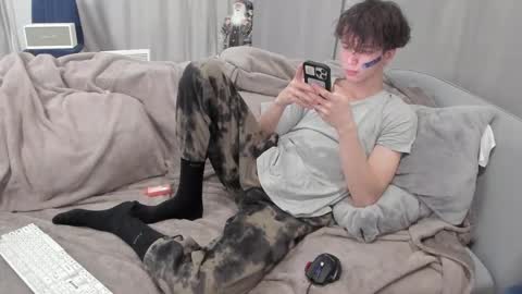 your_shy_guy online show from March 12, 2025, 6:22 pm