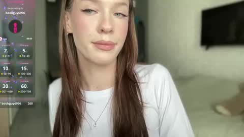 Mia  online show from May 19, 2026, 1:17 pm